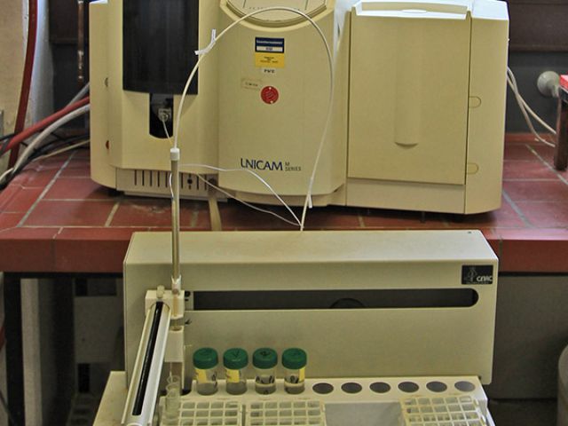 Atomabsorptions-Spektrometer